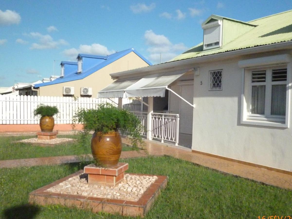 Logement Spacieux Deux Pieces A Baie Mahault Kültér fotó
