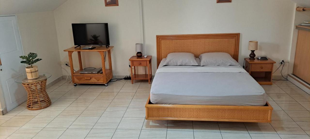 Logement Spacieux Deux Pieces A Baie Mahault Kültér fotó