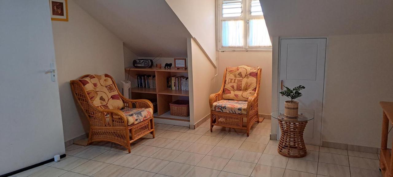 Logement Spacieux Deux Pieces A Baie Mahault Kültér fotó