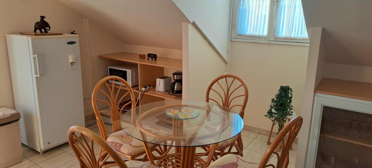 Logement Spacieux Deux Pieces A Baie Mahault Kültér fotó