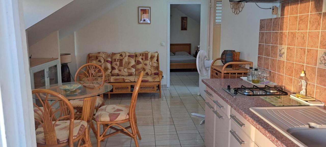 Logement Spacieux Deux Pieces A Baie Mahault Kültér fotó