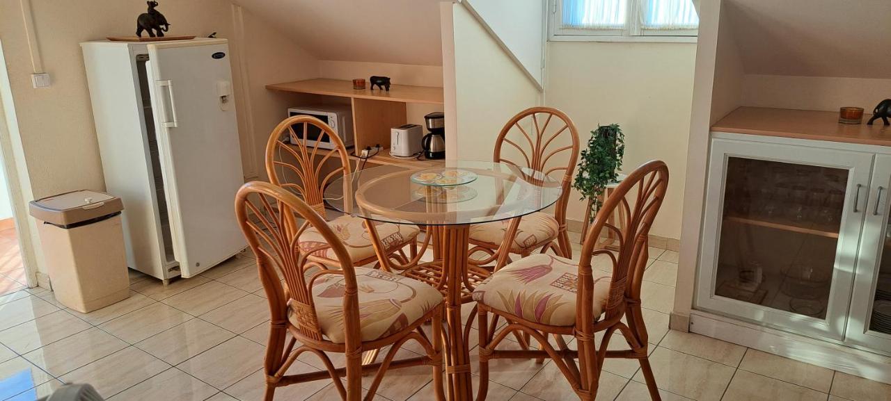 Logement Spacieux Deux Pieces A Baie Mahault Kültér fotó