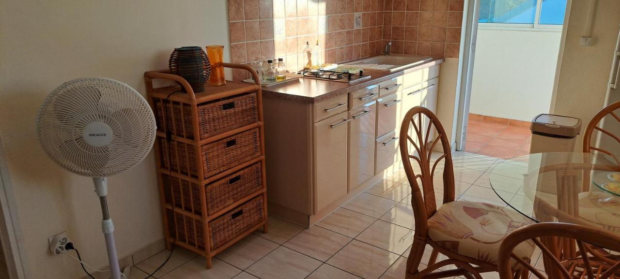 Logement Spacieux Deux Pieces A Baie Mahault Kültér fotó