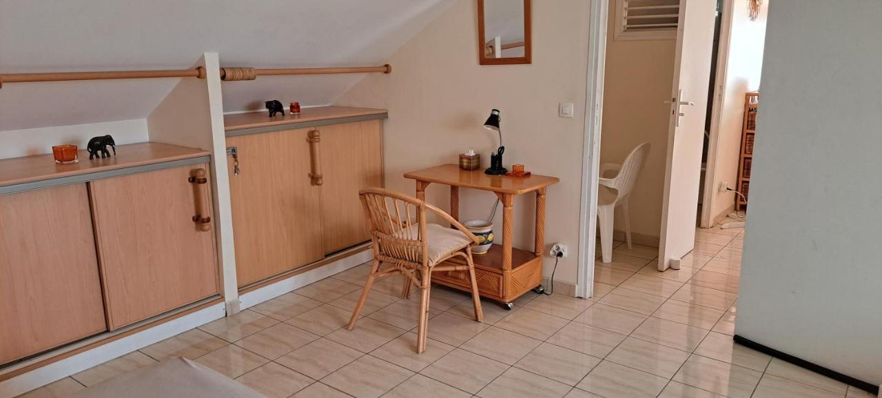 Logement Spacieux Deux Pieces A Baie Mahault Kültér fotó
