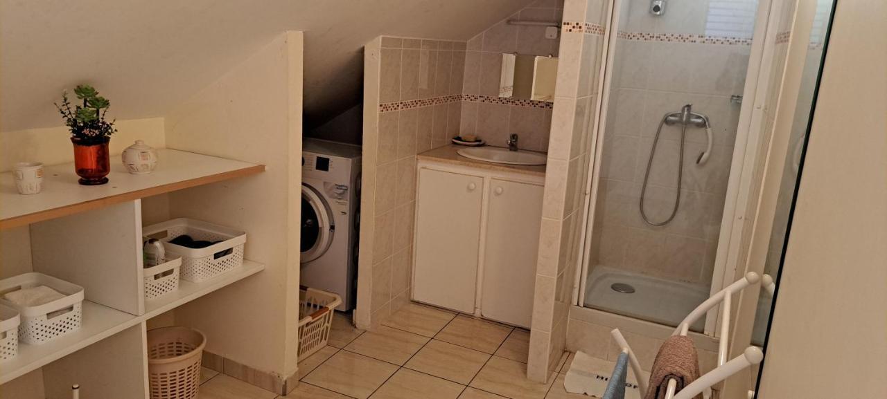 Logement Spacieux Deux Pieces A Baie Mahault Kültér fotó
